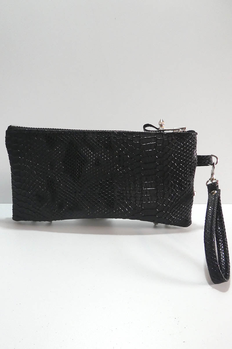 Clutch bag w/ spikes in Snake