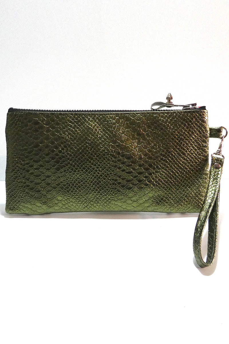 Clutch bag w/ spikes in Snake