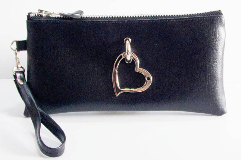 Clutch bag w/ Heart in Leatherette