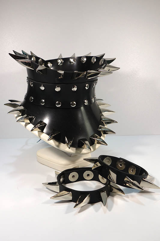 Striking Prong Jewellery posture collar with claws and matching bracelets
