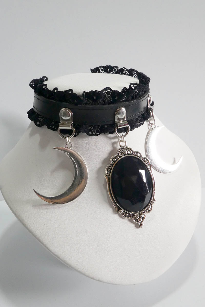 Moon and Pendant in Silver