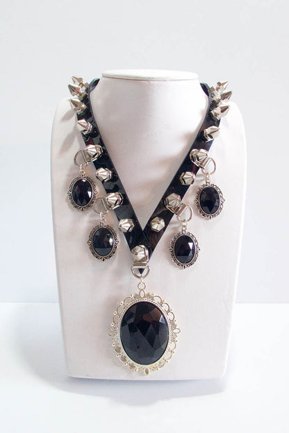 Baroque Pendant Necklace
