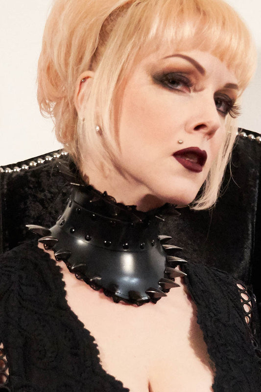 Corset Choker with Black Claws and Lace