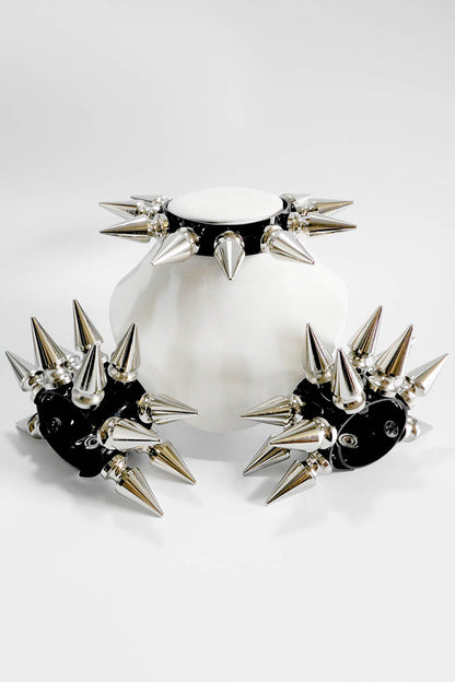 Giant Spikes Choker in Silver