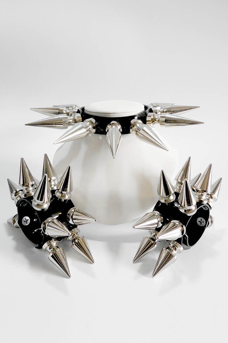 Supersize Giant Spikes Choker