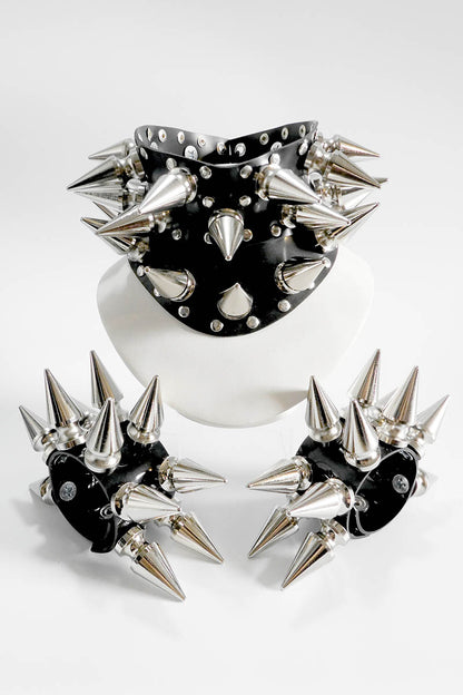 Giant Spikes Posture Collar